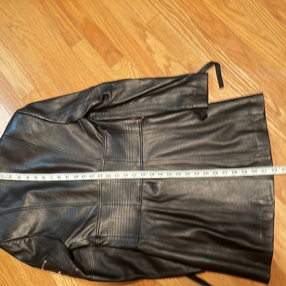 Leather jacket. - Picture 9 of 9